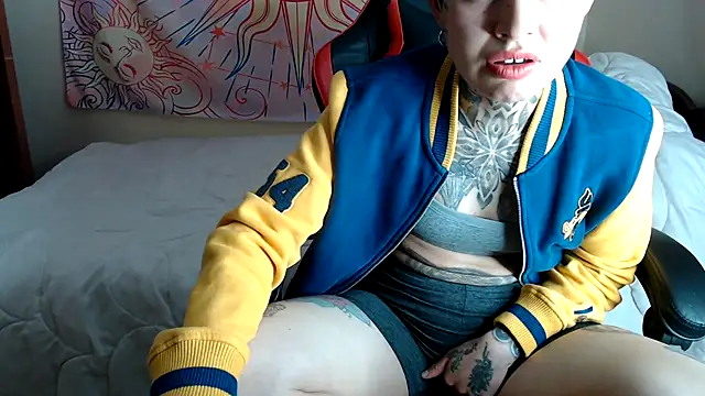 ArrangedFoot online show from 03-25-26, 04:23