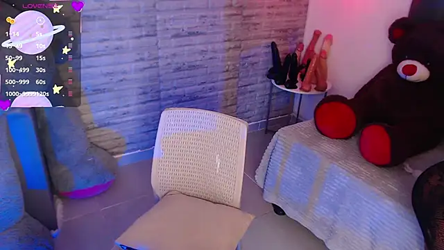 TinnaCobb online show from 06-09-26, 04:08