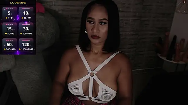 TinnaCobb online show from 10-22-25, 12:37