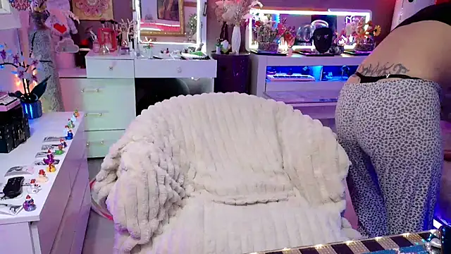 misscectito13 online show from 11-25-25, 08:25