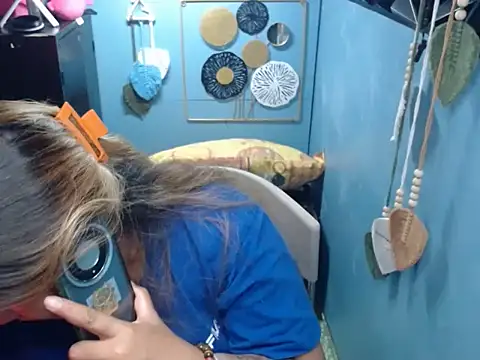 ambersmile online show from 11-18-25, 10:07