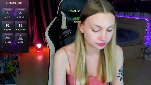 BiMolly online show from 11-08-25, 08:01