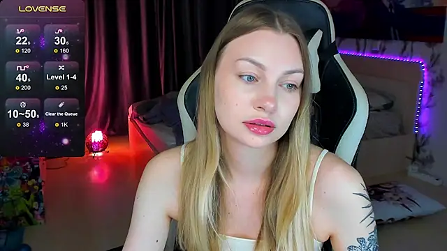 BiMolly online show from 11-15-25, 03:16