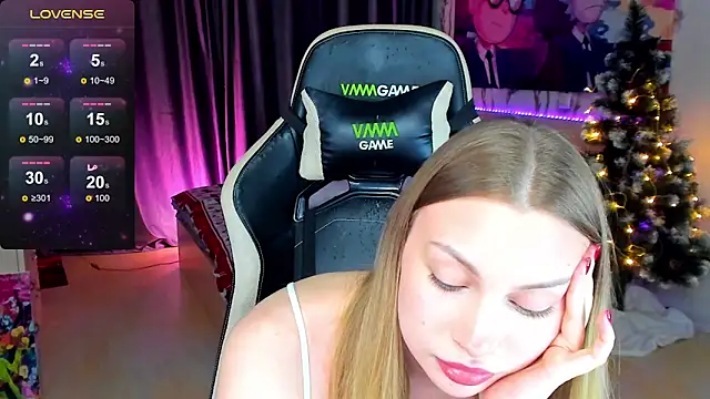 BiMolly online show from 12-14-25, 04:12