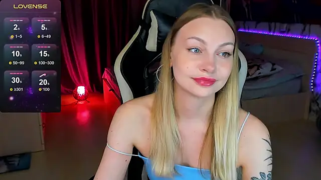 Snapshot of BiMolly chatting on 09-17-25, 02:19 BiMolly online show from 09-17-25, 02:19