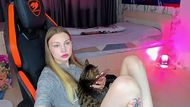 BiMolly online show from 05-24-26, 04:40