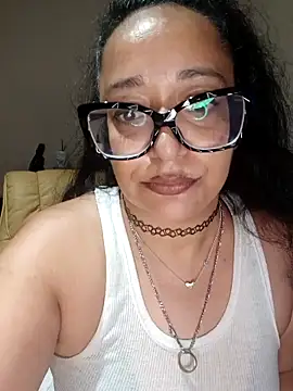 Snapshot of PichyPrettyPussy chatting on 10-20-25, 06:19 PichyPrettyPussy online show from 10-20-25, 06:19