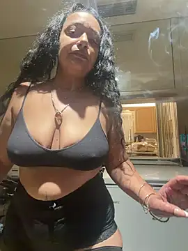 Snapshot of PichyPrettyPussy chatting on 02-10-26, 03:22 PichyPrettyPussy online show from 02-10-26, 03:22