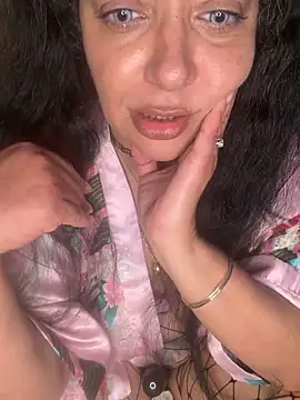Snapshot of PichyPrettyPussy chatting on 12-19-25, 08:11 PichyPrettyPussy online show from 12-19-25, 08:11