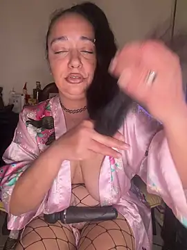 Snapshot of PichyPrettyPussy chatting on 12-21-25, 04:30 PichyPrettyPussy online show from 12-21-25, 04:30