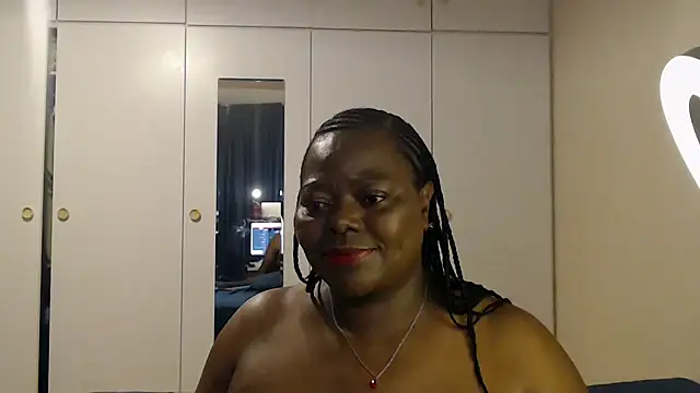 Snapshot of MatureBoobsDiva chatting on 10-12-25, 07:04 MatureBoobsDiva online show from 10-12-25, 07:04