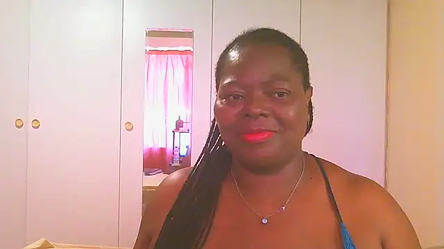 Snapshot of MatureBoobsDiva chatting on 02-08-25, 10:39 MatureBoobsDiva online show from 02-08-25, 10:39