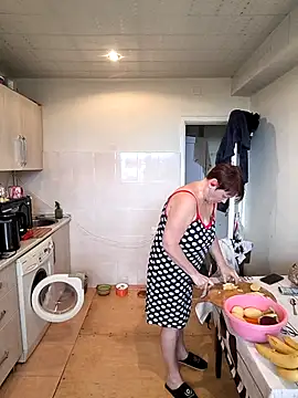  lady red  online show from 10-25-25, 12:04