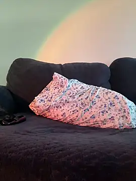 Cute crystal online show from 10-24-25, 09:47