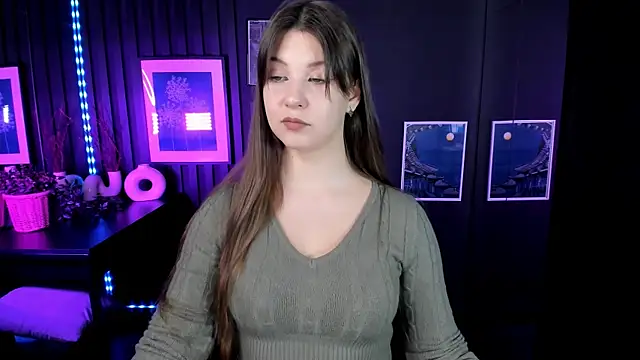 Snapshot of ElizaMild chatting on 12-04-25, 01:21 ElizaMild online show from 12-04-25, 01:21