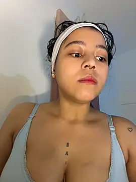 Snapshot of Naiara_sex chatting on 04-24-26, 06:04 Naiara sex online show from 04-24-26, 06:04
