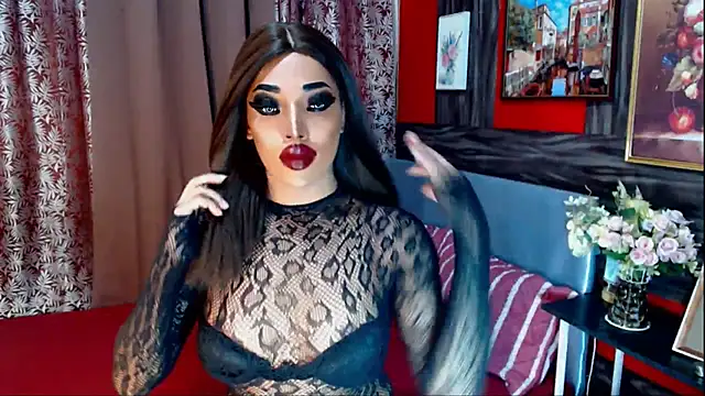 Snapshot of trixxielicious chatting on 03-11-25, 03:45 trixxielicious online show from 03-11-25, 03:45