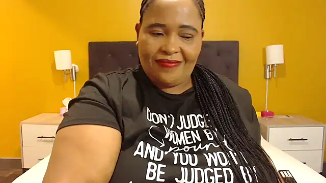 Snapshot of zandile chatting on 04-30-26, 11:17 zandile online show from 04-30-26, 11:17