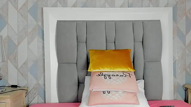 Snapshot of Princsgirl_ chatting on 02-20-26, 07:27 Princsgirl online show from 02-20-26, 07:27