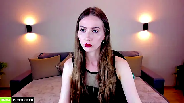 TheWoman   online show from 11-18-25, 07:06