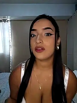 Snapshot of Shantal_Lovee chatting on 04-29-26, 01:15 Shantal Lovee online show from 04-29-26, 01:15