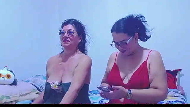 Snapshot of sexycristina_2 chatting on 09-24-25, 02:34 sexycristina 2 online show from 09-24-25, 02:34