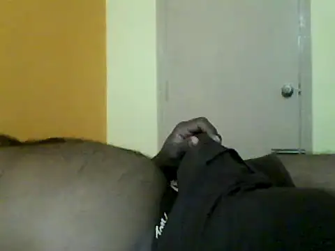 Snapshot of Indianguymohan chatting on 02-17-25, 04:50 Indianguymohan online show from 02-17-25, 04:50