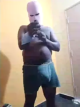 Snapshot of Indianguymohan chatting on 10-25-25, 05:35 Indianguymohan online show from 10-25-25, 05:35