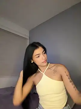 Snapshot of Sammy_pink chatting on 06-15-26, 11:15 Sammy pink online show from 06-15-26, 11:15
