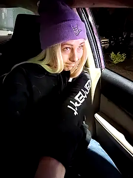 Snapshot of Babii_Nova chatting on 12-27-24, 04:36 Babii Nova online show from 12-27-24, 04:36