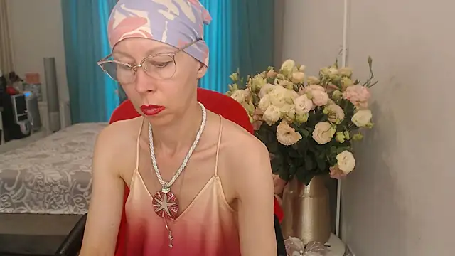 Snapshot of LuxuryNika chatting on 07-20-26, 09:27 LuxuryNika online show from 07-20-26, 09:27