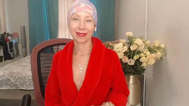 Snapshot of LuxuryNika chatting on 07-23-26, 02:46 LuxuryNika online show from 07-23-26, 02:46