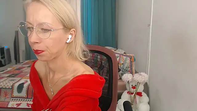 LuxuryNika online show from 09-19-25, 02:10