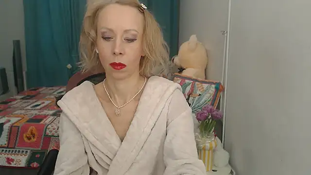 LuxuryNika online show from 02-17-25, 03:00