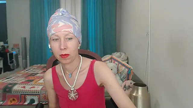 Snapshot of LuxuryNika chatting on 08-04-26, 02:43 LuxuryNika online show from 08-04-26, 02:43