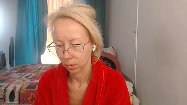LuxuryNika online show from 09-15-25, 07:53