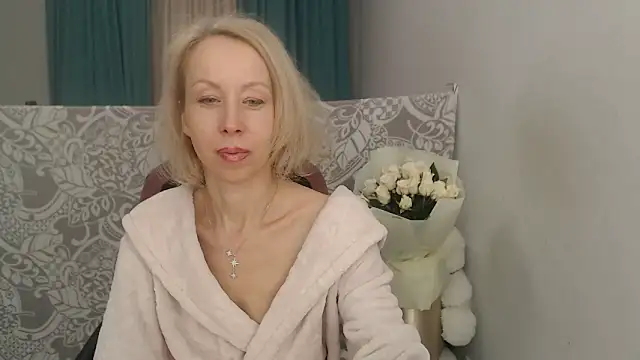 LuxuryNika online show from 11-27-25, 03:34