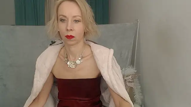 LuxuryNika online show from 01-13-26, 05:28