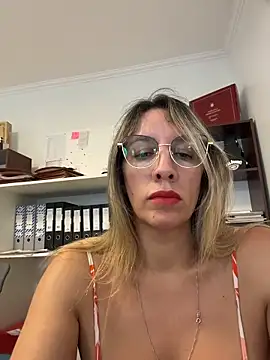 Gatitacarlita online show from 03-25-26, 07:35