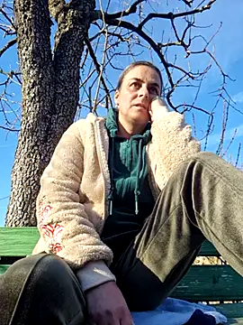 Snapshot of IsabelleCraft chatting on 03-08-25, 02:51 IsabelleCraft online show from 03-08-25, 02:51