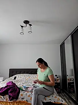 IsabelleCraft online show from 03-27-26, 09:54