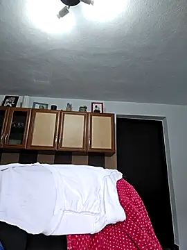 Snapshot of IsabelleCraft chatting on 05-30-26, 12:33 IsabelleCraft online show from 05-30-26, 12:33