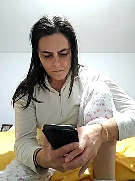 IsabelleCraft online show from 11-17-25, 08:57