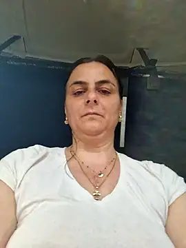 Snapshot of IsabelleCraft chatting on 05-06-26, 04:00 IsabelleCraft online show from 05-06-26, 04:00