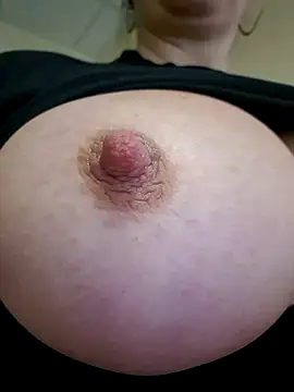 Snapshot of Adivaaa chatting on 03-18-25, 10:17 Adivaaa online show from 03-18-25, 10:17