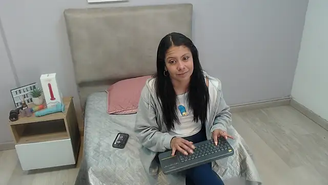 valevicious online show from 12-15-25, 01:39