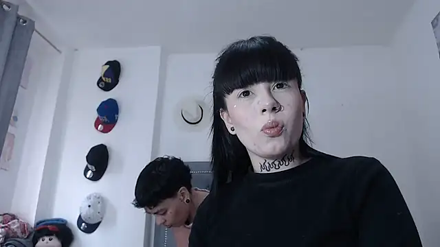 dulce maria x online show from 09-27-25, 11:49