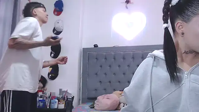 dulce maria x online show from 02-04-26, 10:27