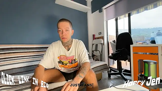 Snapshot of Harry_Jen chatting on 09-09-25, 09:08 Harry Jen online show from 09-09-25, 09:08