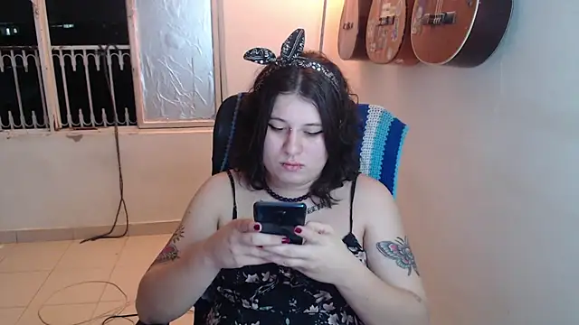 Smoke trip Alicia online show from 10-31-25, 02:41